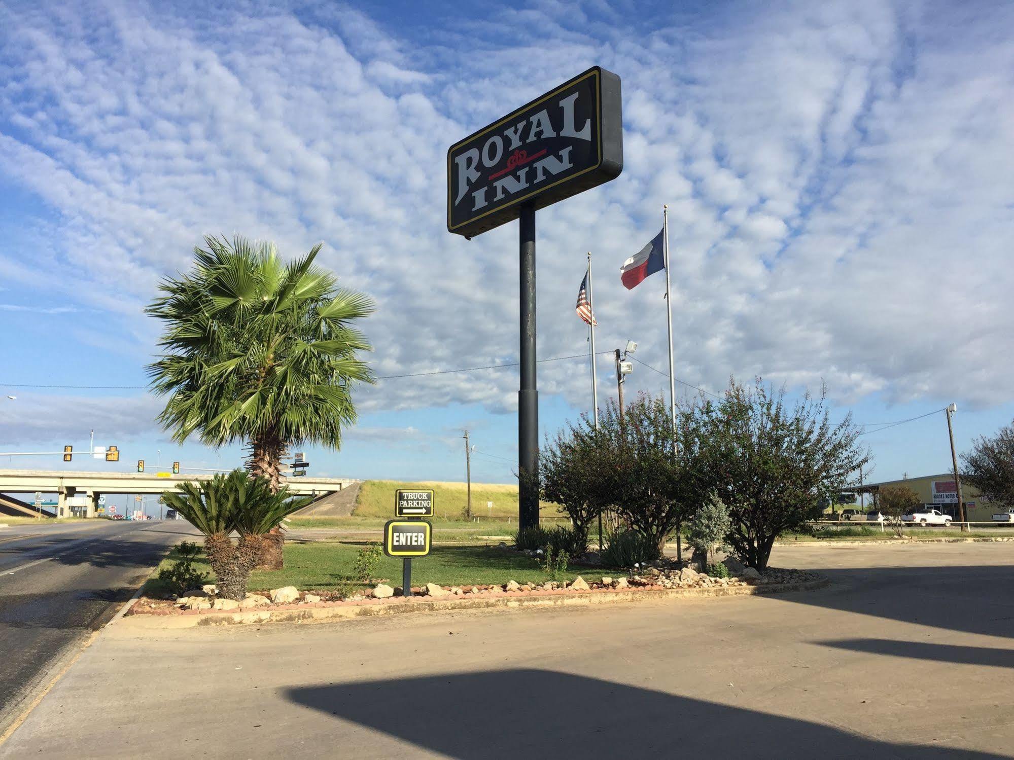 Royal Inn Pearsall Exteriér fotografie
